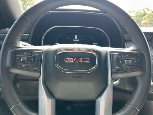 Used 2023 GMC Yukon SLT RWD image 24