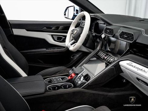 Used 2024 Lamborghini Urus S AWD/4WD image 31