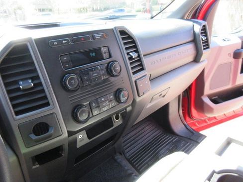 Used 2017 Ford F550 4x4 Regular Cab Super Duty image 20