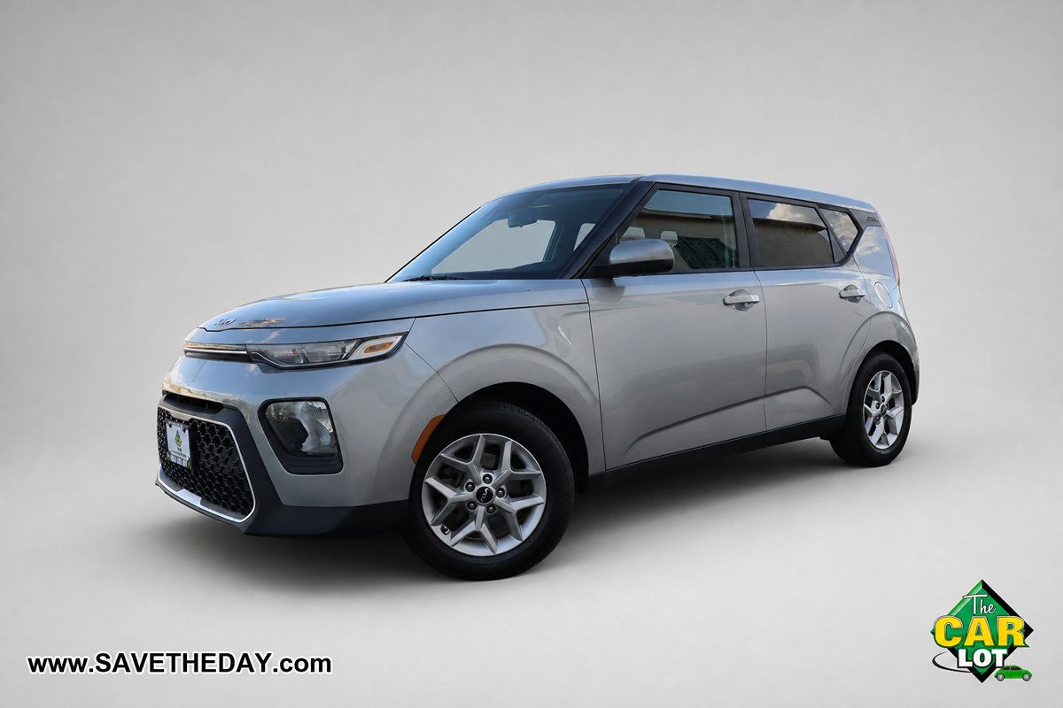 Used 2022 Kia Soul LX w/ Technology Package FWD image 2
