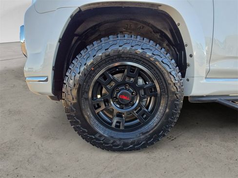 Used 2023 Toyota 4Runner Limited image 14