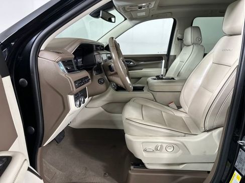 Used 2022 GMC Yukon XL Denali image 11