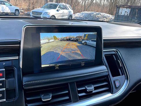 Used 2024 Chevrolet Suburban Premier image 19