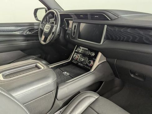 Used 2021 GMC Yukon Denali w/ Denali Ultimate Package AWD/4WD image 31