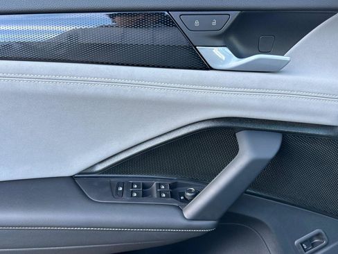 New 2026 Volkswagen Tiguan SE R-Line image 10