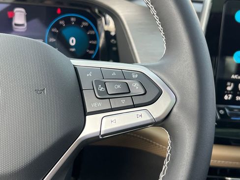 New 2026 Volkswagen Atlas Cross Sport SE image 29