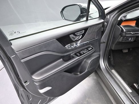 Used 2022 Lincoln Corsair Reserve w/ Sport Package AWD/4WD image 13
