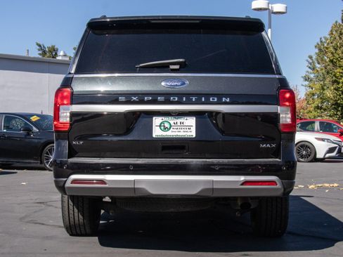 Used 2024 Ford Expedition Max XLT image 6