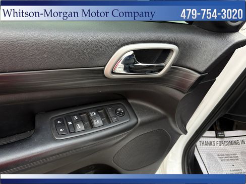 Used 2020 Jeep Grand Cherokee Altitude image 12