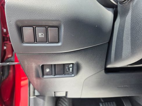 Used 2019 Toyota C-HR LE FWD image 20