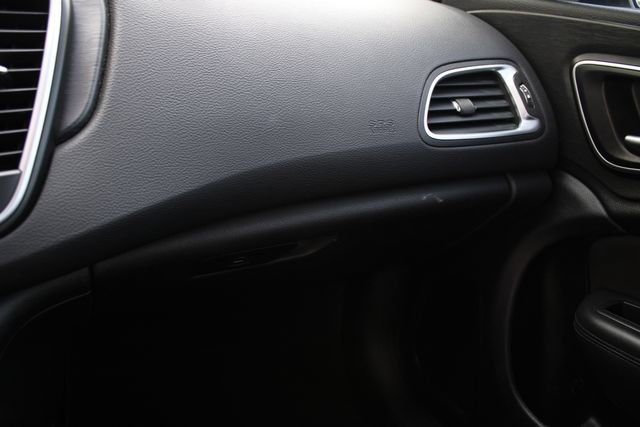 Used 2015 Chrysler 200 Limited FWD image 15