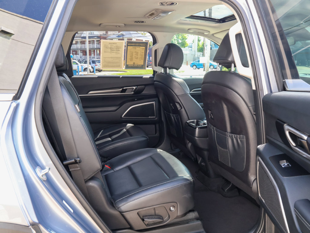 Used 2025 Kia Telluride S AWD/4WD image 37