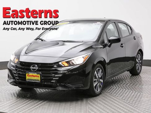 Used 2023 Nissan Versa SV image 1