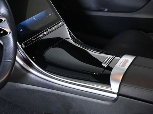 Used 2024 Mercedes-Benz C 300 Sedan image 18