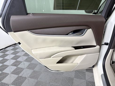 Used 2014 Cadillac XTS FWD image 19