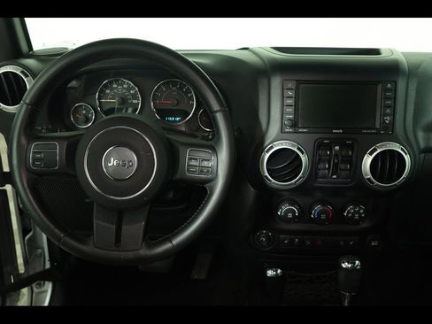 Used 2016 Jeep Wrangler Unlimited Sahara w/ Trailer Tow Group AWD/4WD image 12