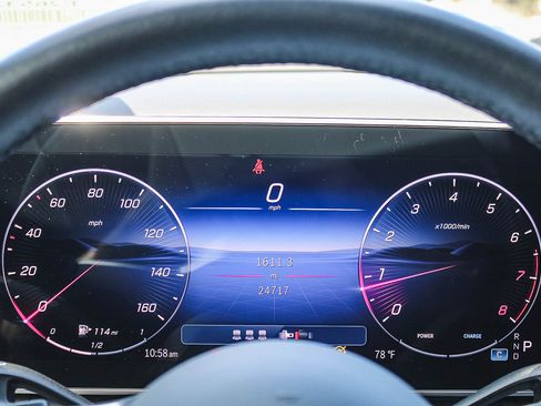 Used 2025 Mercedes-Benz GLC 300 image 21