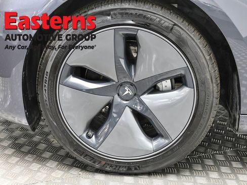 Used 2019 Tesla Model 3 Standard Range image 29