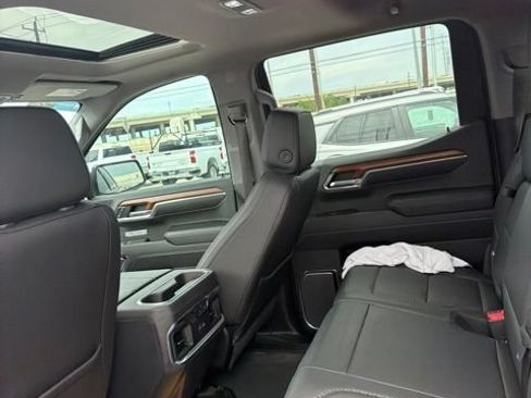 Used 2023 GMC Sierra 1500 Denali w/ Denali Reserve Package AWD/4WD image 10