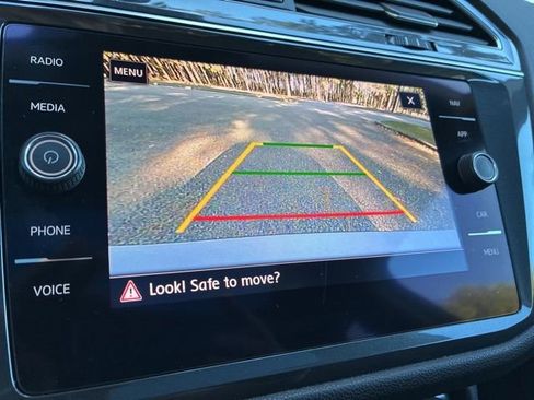 Used 2020 Volkswagen Tiguan SEL image 31