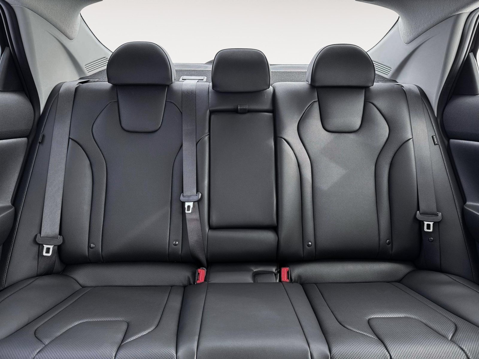 New 2026 Hyundai Elantra Limited FWD image 16