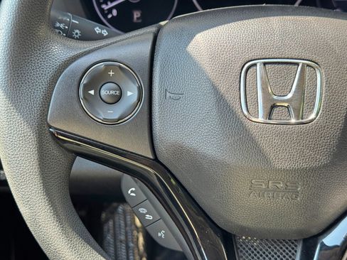 Used 2019 Honda HR-V LX image 19