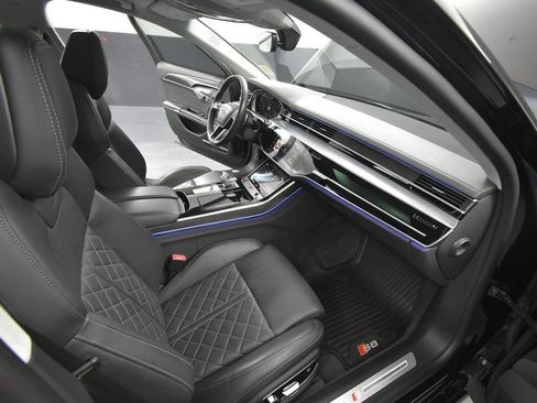Used 2022 Audi S8 image 47