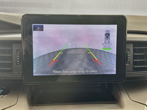 Used 2020 Ford Explorer XLT RWD image 23