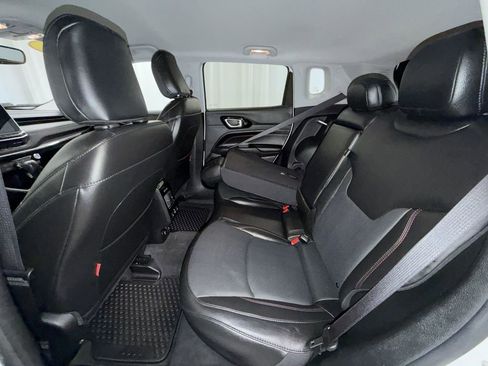 Used 2022 Jeep Compass Trailhawk w/ Trailhawk Elite Group image 12