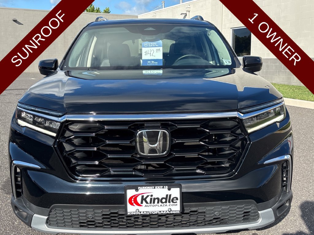 Used 2024 Honda Pilot Touring image 2