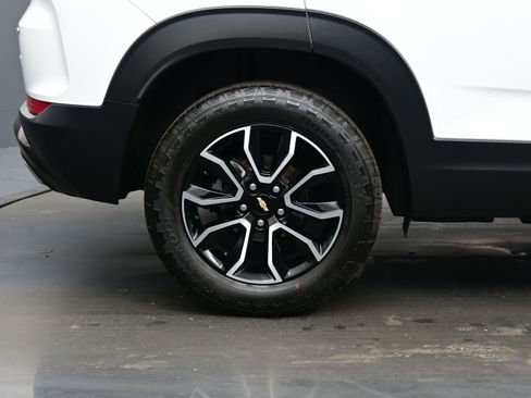 Used 2023 Chevrolet TrailBlazer ACTIV image 9