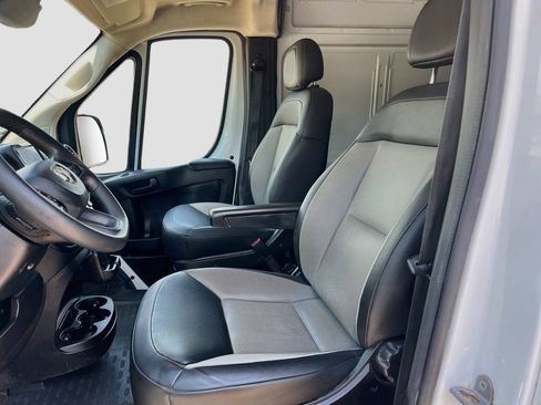 Used 2025 RAM ProMaster 2500 w/ Convenience Group FWD image 19