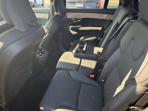 Used 2025 Volvo XC90 B6 Plus image 14
