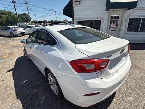 Used 2017 Chevrolet Cruze Premier FWD image 6