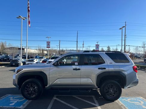 New 2026 Toyota 4Runner SR5 image 6