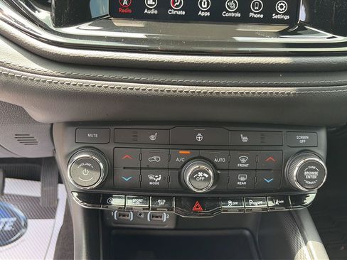 Used 2022 Dodge Durango GT AWD/4WD image 35