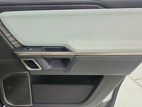 Used 2024 Rivian R1S Adventure AWD/4WD image 28