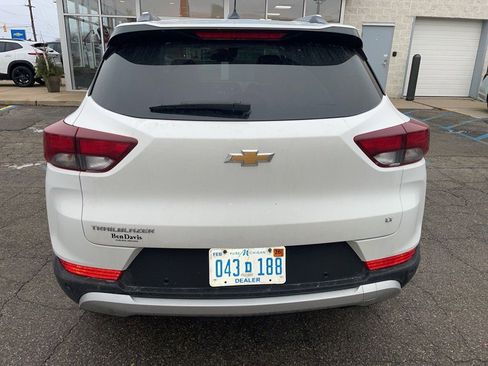 Certified 2025 Chevrolet TrailBlazer LT w/ Convenience Package image 5