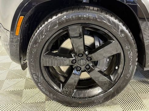 New 2026 Land Rover Defender 110 X-Dynamic SE image 11