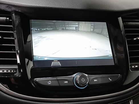 Used 2019 Chevrolet Trax LT w/ LT Convenience Package AWD/4WD image 27