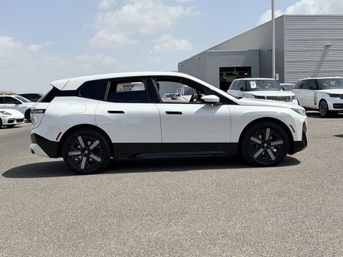 Used 2024 BMW iX xDrive50 w/ Premium Package AWD/4WD image 5