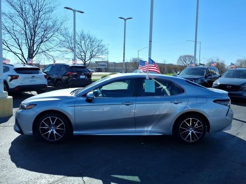 Used 2024 Toyota Camry SE w/ Convenience Package image 5