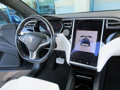 Used 2017 Tesla Model X P100D image 35