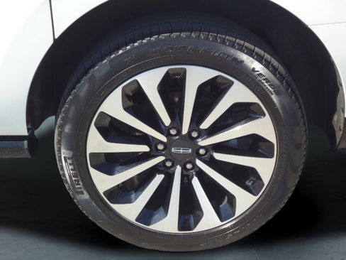 Used 2024 Lincoln Navigator L Reserve AWD/4WD image 9