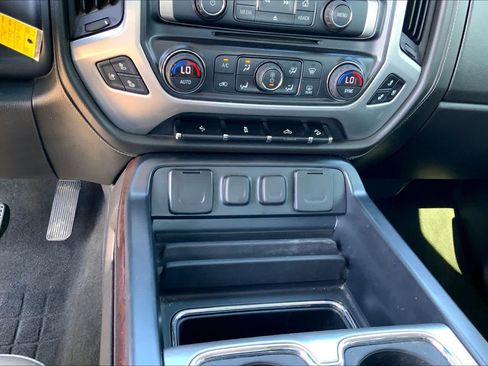 Used 2017 GMC Sierra 1500 SLT w/ SLT Premium Package AWD/4WD image 32