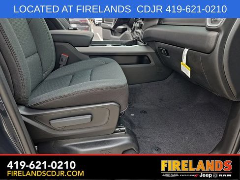 New 2026 RAM 1500 4x4 Crew Cab image 27