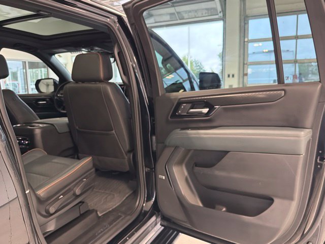 Used 2025 GMC Yukon XL AT4 w/ AT4 Premium Package AWD/4WD image 25
