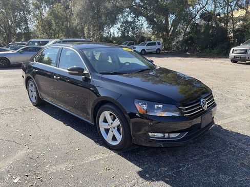 Used 2015 Volkswagen Passat 1.8T Limited Edition image 7