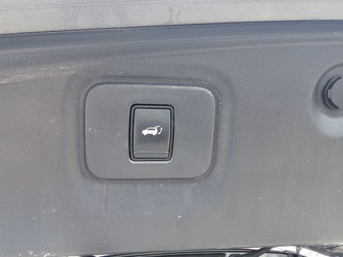 Used 2017 Nissan Pathfinder Platinum AWD/4WD image 15