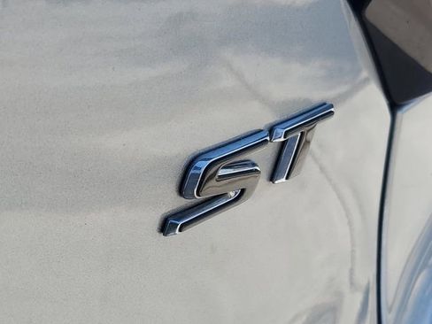 Certified 2024 Buick Encore GX Sport Touring w/ Advanced Technology Package image 8